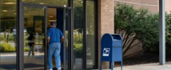 post office hours near me open now